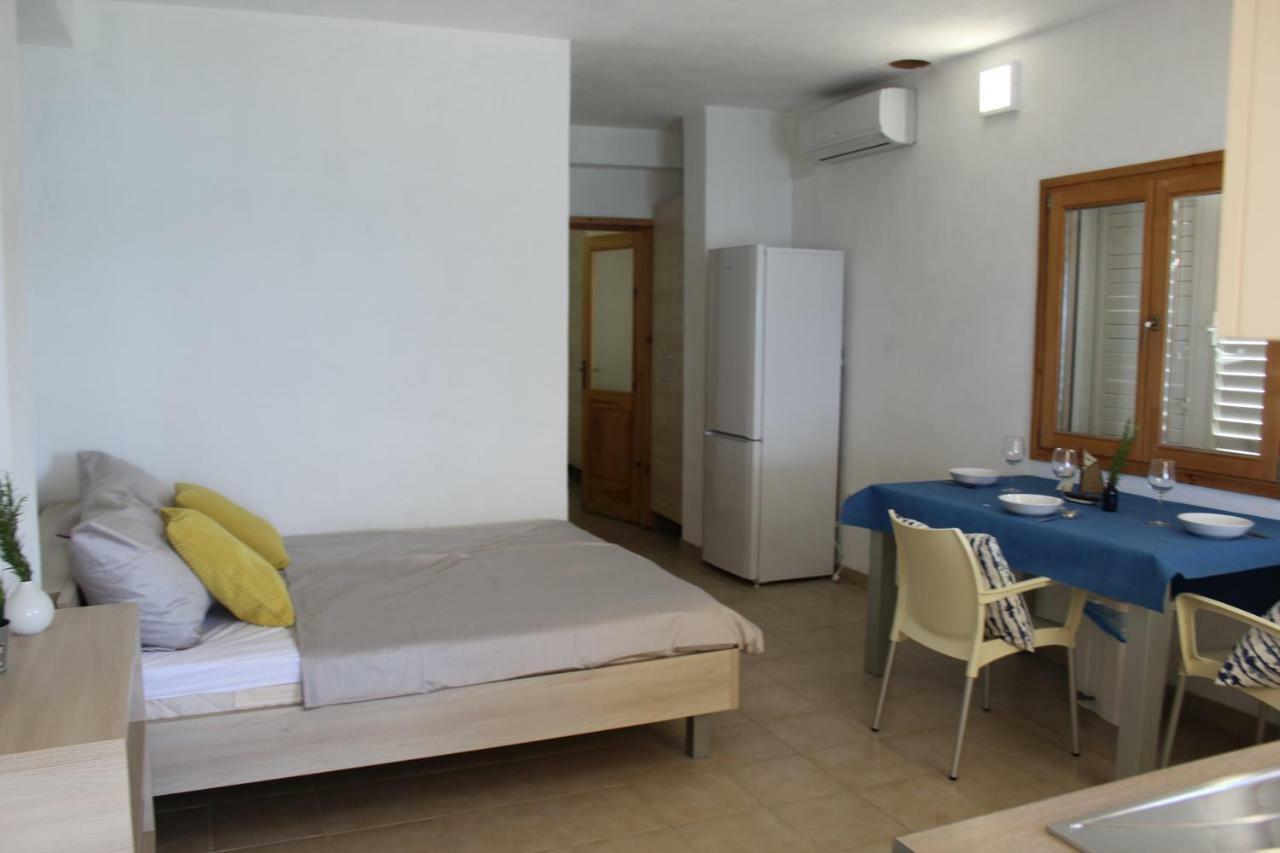 Apartments Andrea Vela Luka Exterior foto